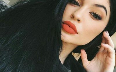Tips de maquillaje para chicas con cabello negro