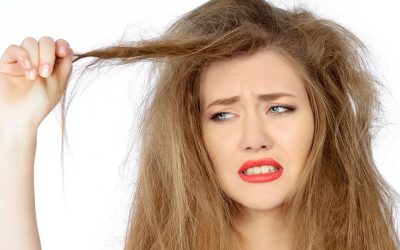 8 Razones por las que tu pelo se esponja (y cómo solucionarlo)